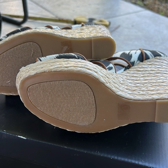 Just fab beautiful high platform, shoes, canvas, black, and brown - Picture 4 of 10